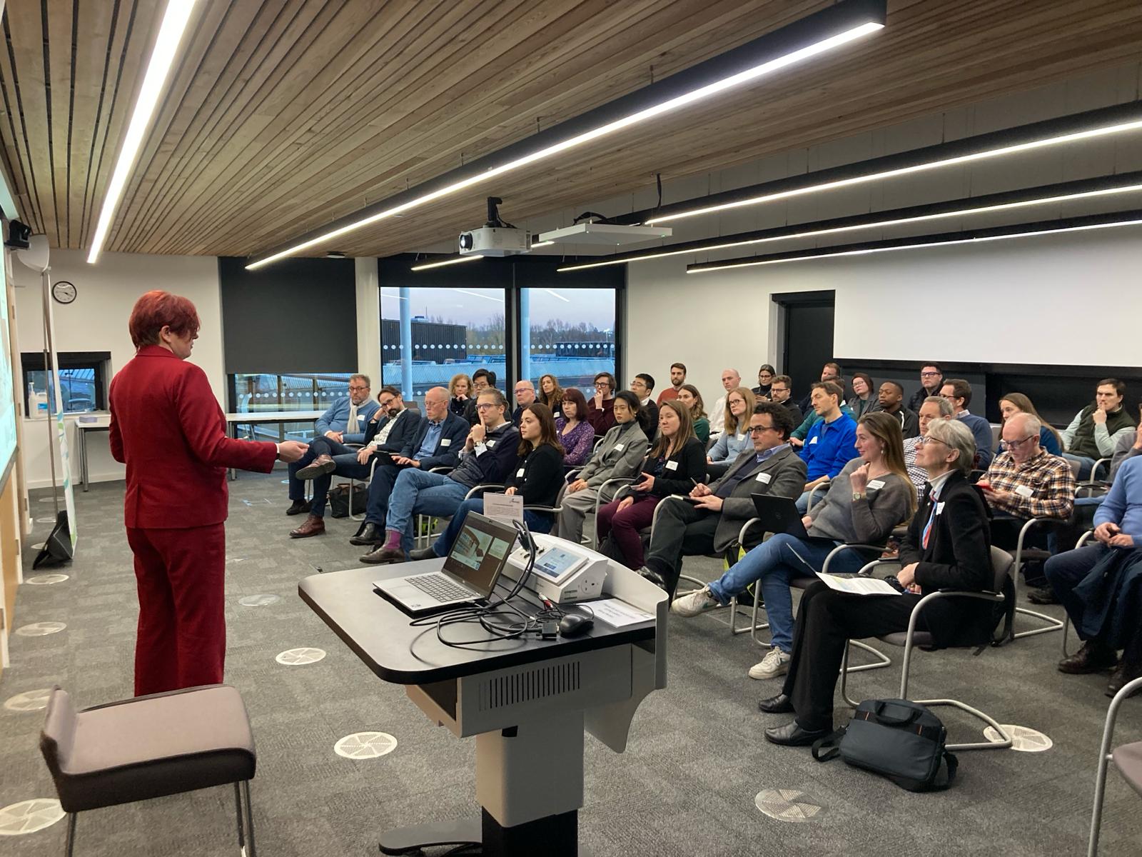 Dr Aga Iwasiewicz-Wagnig, speaking at the Climate Tech Club